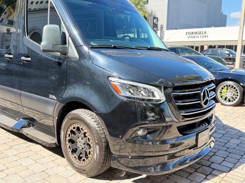 Used 2020 Mercedes-Benz Sprinter 2500 image 4