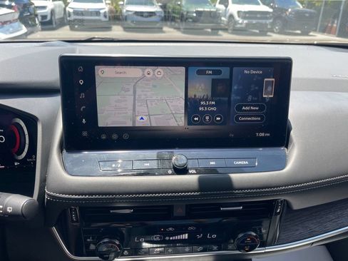 Used 2025 Nissan Rogue Platinum w/ Tech Package FWD image 21