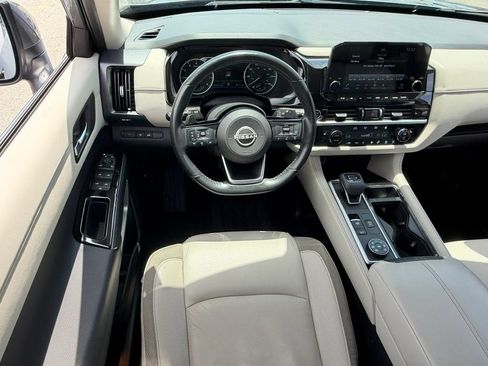Certified 2022 Nissan Pathfinder SL w/ SL Black Package AWD/4WD image 13