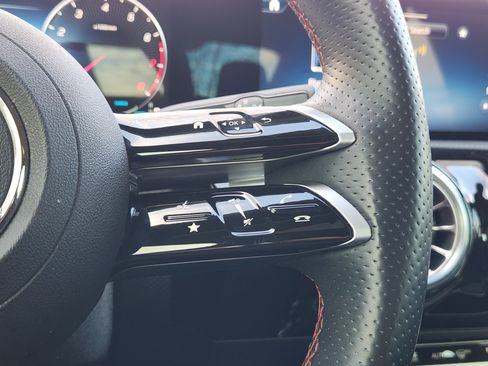 Certified 2025 Mercedes-Benz CLA 250 image 29