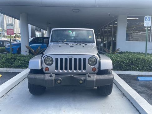 Used 2013 Jeep Wrangler Unlimited Sahara w/ Connectivity Group image 2