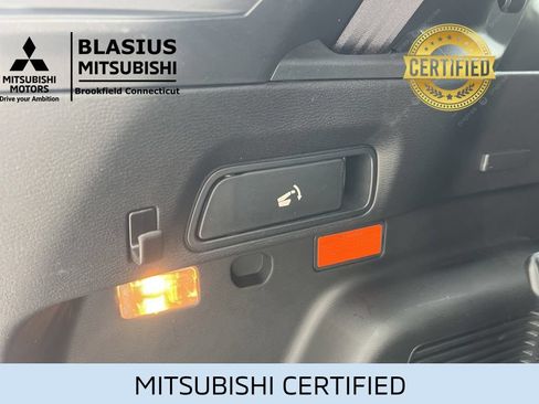 Used 2024 Mitsubishi Outlander 4WD Plug-In Hybrid image 13