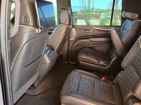 Used 2023 Cadillac Escalade ESV Sport Platinum AWD/4WD image 25