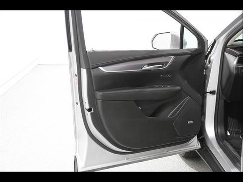 Used 2019 Cadillac XT5 Luxury FWD image 4