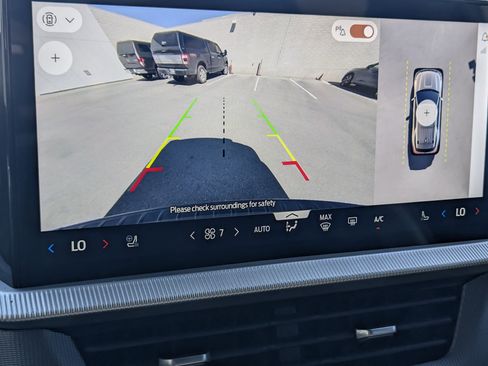 Used 2025 Ford Explorer ST-Line w/ Premium Package image 11