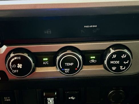 Used 2020 Toyota Tacoma SR5 image 13