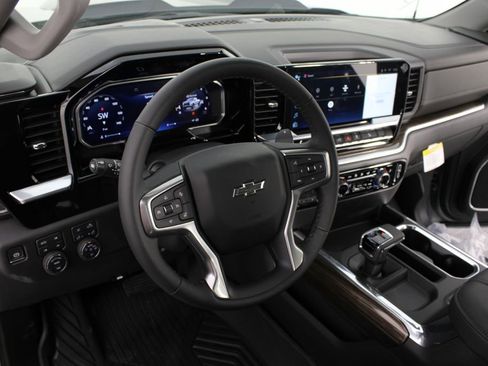 New 2026 Chevrolet Silverado 1500 LT Trail Boss w/ LT Trail Boss Premium Package AWD/4WD image 9