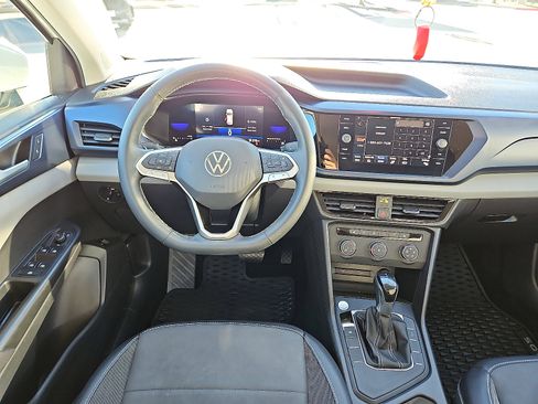 Used 2022 Volkswagen Taos SE image 7