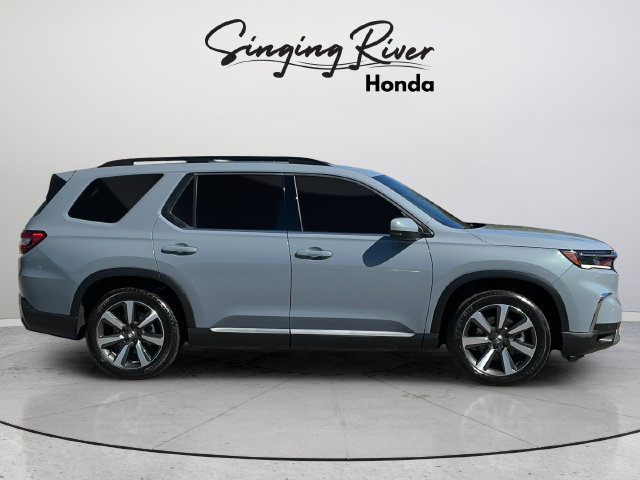 Used 2025 Honda Pilot Touring image 8