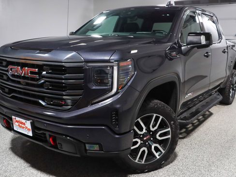Used 2023 GMC Sierra 1500 AT4 image 35