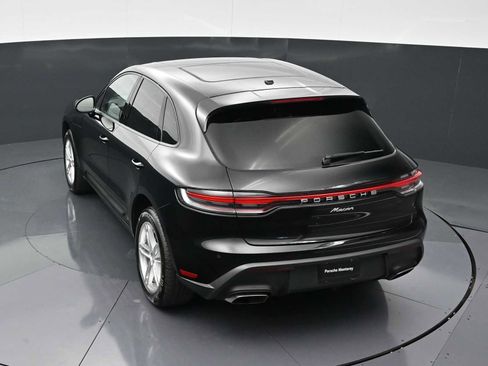 Certified 2024 Porsche Macan AWD/4WD image 29