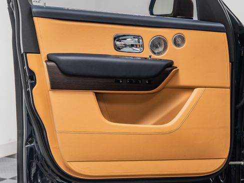 Used 2020 Rolls-Royce Cullinan AWD/4WD image 34