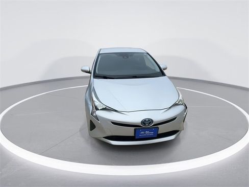 Used 2017 Toyota Prius Four image 3