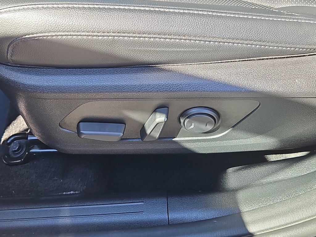 Certified 2024 Kia Sportage EX AWD/4WD image 19