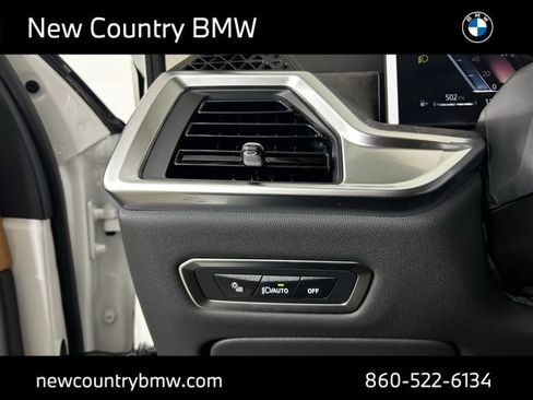 New 2026 BMW X7 xDrive40i w/ Premium Package image 18