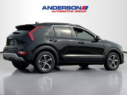 New 2025 Kia Niro LX image 2