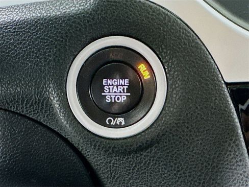 Used 2023 Chrysler 300 Touring L image 29