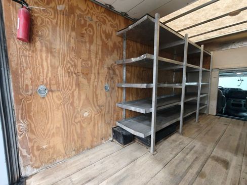 Used 2018 Ford E-350 and Econoline 350 Super Duty w/ Power Windows & Locks Group image 25