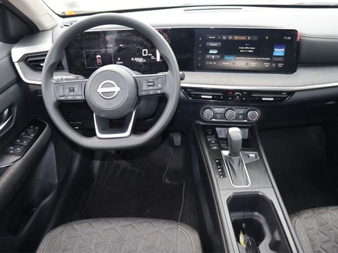 Certified 2025 Nissan Kicks SV image 15