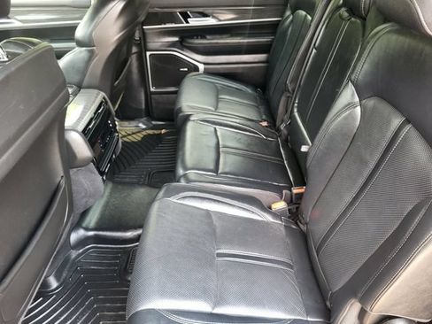 Used 2022 Jeep Wagoneer Series III AWD/4WD image 22