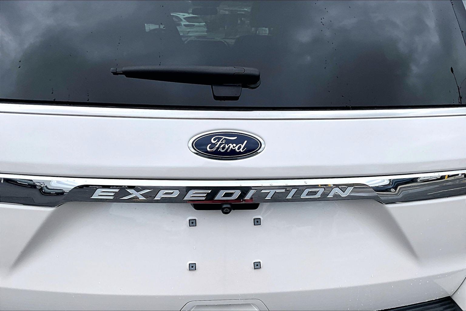 Used 2018 Ford Expedition XLT w/ Equipment Group 202A AWD/4WD image 7