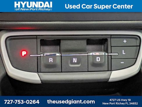 Used 2022 GMC Terrain SLE w/ Driver Convenience Package image 26