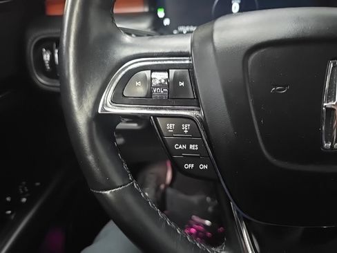 Used 2023 Lincoln Nautilus Reserve AWD/4WD image 25