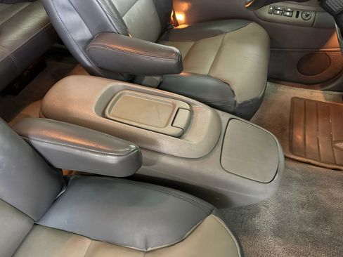 Used 2000 Chevrolet Tahoe Z71 w/ Comfort & Security Pkg image 30