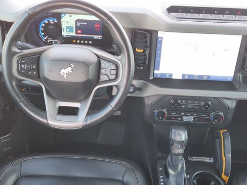 Used 2023 Ford Bronco Badlands w/ Sasquatch Package image 26