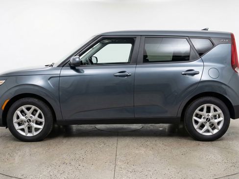 Used 2025 Kia Soul LX w/ LX Technology Package image 5