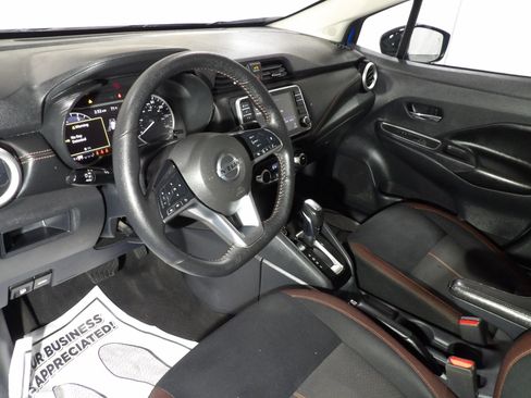Used 2022 Nissan Versa SR w/ Convenience Package FWD image 10