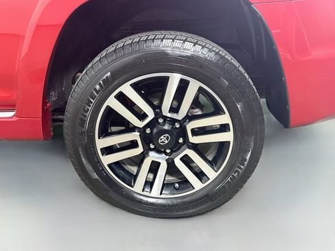 Used 2017 Toyota 4Runner Limited AWD/4WD image 31