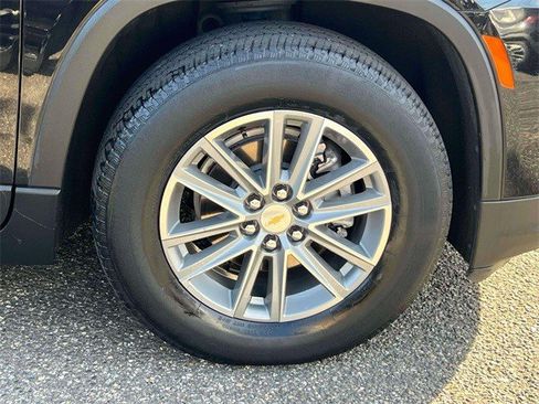 Certified 2023 Chevrolet Traverse LT w/ Rear Camera Mirror Package image 6