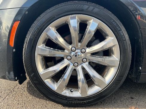 Used 2015 Chrysler 300 C Platinum image 33