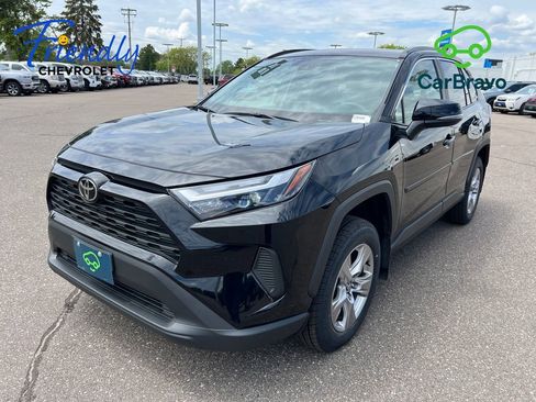Used 2022 Toyota RAV4 XLE w/ Convenience Package AWD/4WD image 1
