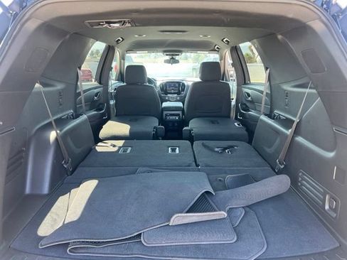 Used 2023 Chevrolet Traverse LT w/ LPO, Cargo Package AWD/4WD image 35
