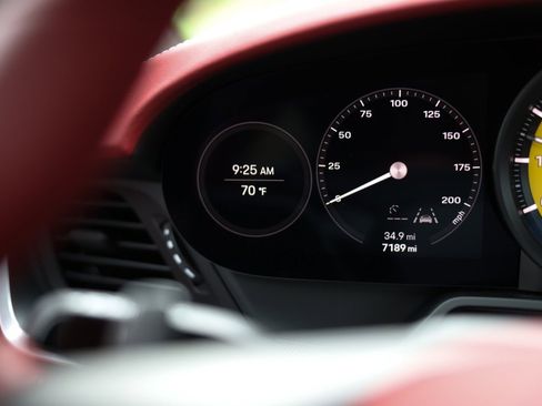 Used 2024 Porsche 911 Carrera w/ Premium Package image 48