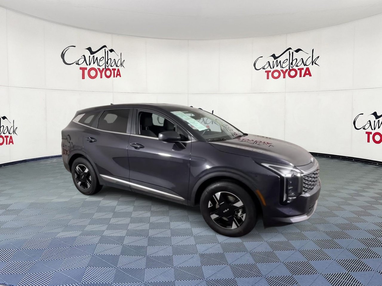 Used 2026 Kia Sportage LX FWD image 2