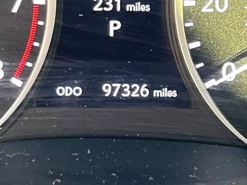 Used 2015 Lexus ES 350 w/ Luxury Package FWD image 2