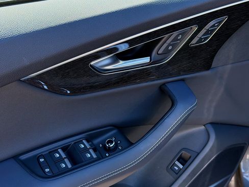 Used 2025 Audi Q7 3.0T Prestige image 24