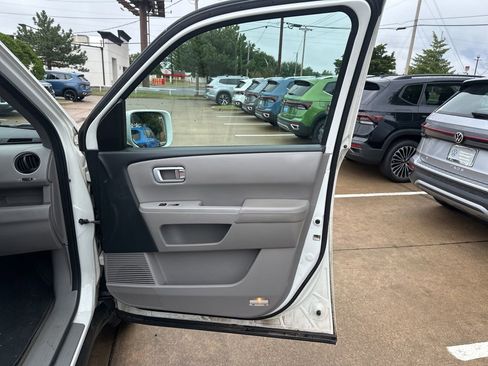 Used 2015 Honda Pilot Touring image 23