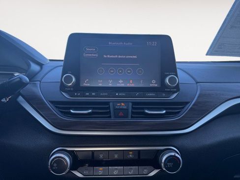 Used 2024 Nissan Altima 2.5 SV image 6