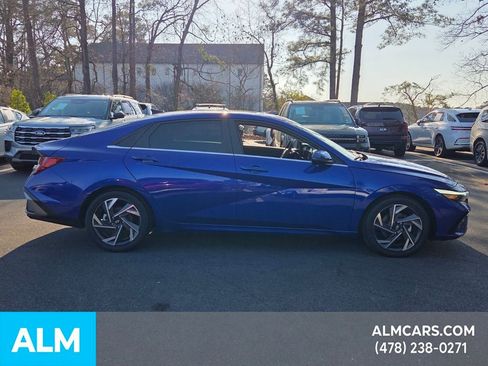 Used 2024 Hyundai Elantra Limited image 7