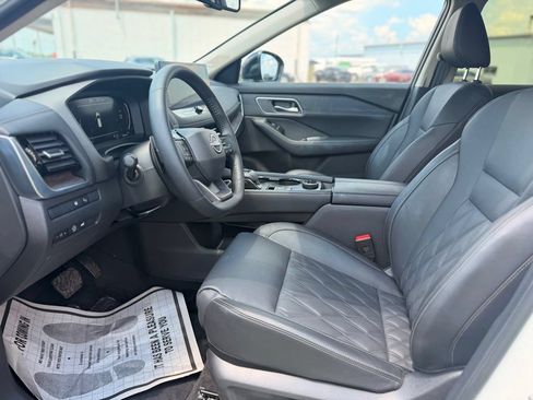 Certified 2026 Nissan Rogue Platinum w/ Platinum Premium Package AWD/4WD image 9