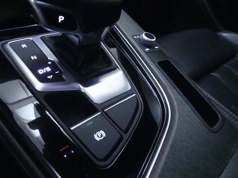 Used 2022 Audi A4 2.0T Premium w/ Convenience Package image 15