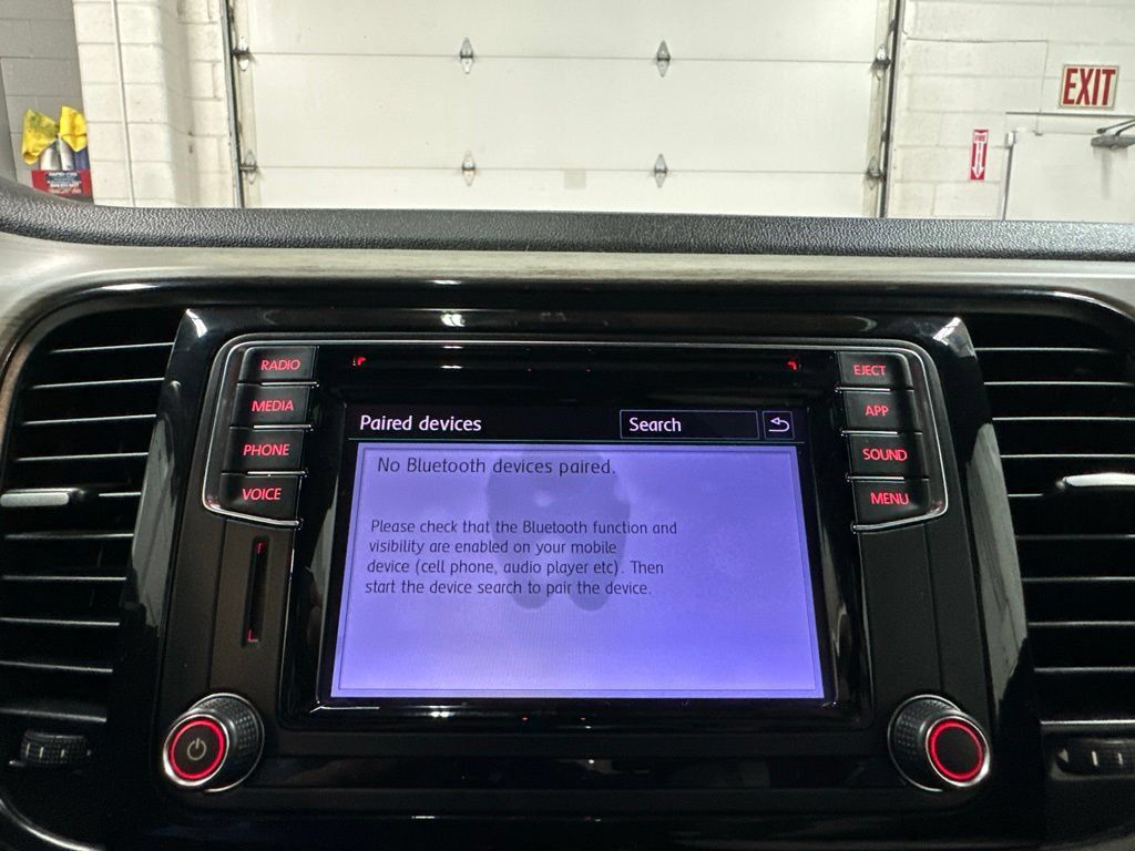 Used 2018 Volkswagen Beetle 2.0T Coast FWD image 29