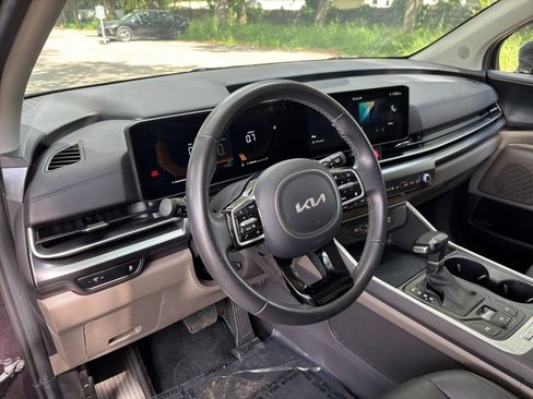 Used 2026 Kia Carnival FWD image 37