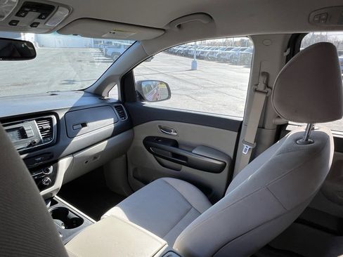 Used 2016 Kia Sedona LX w/ Option Group 020 image 21
