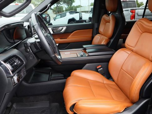 Used 2020 Lincoln Navigator Reserve w/ Equipment Group 208A Reserve AWD/4WD image 22
