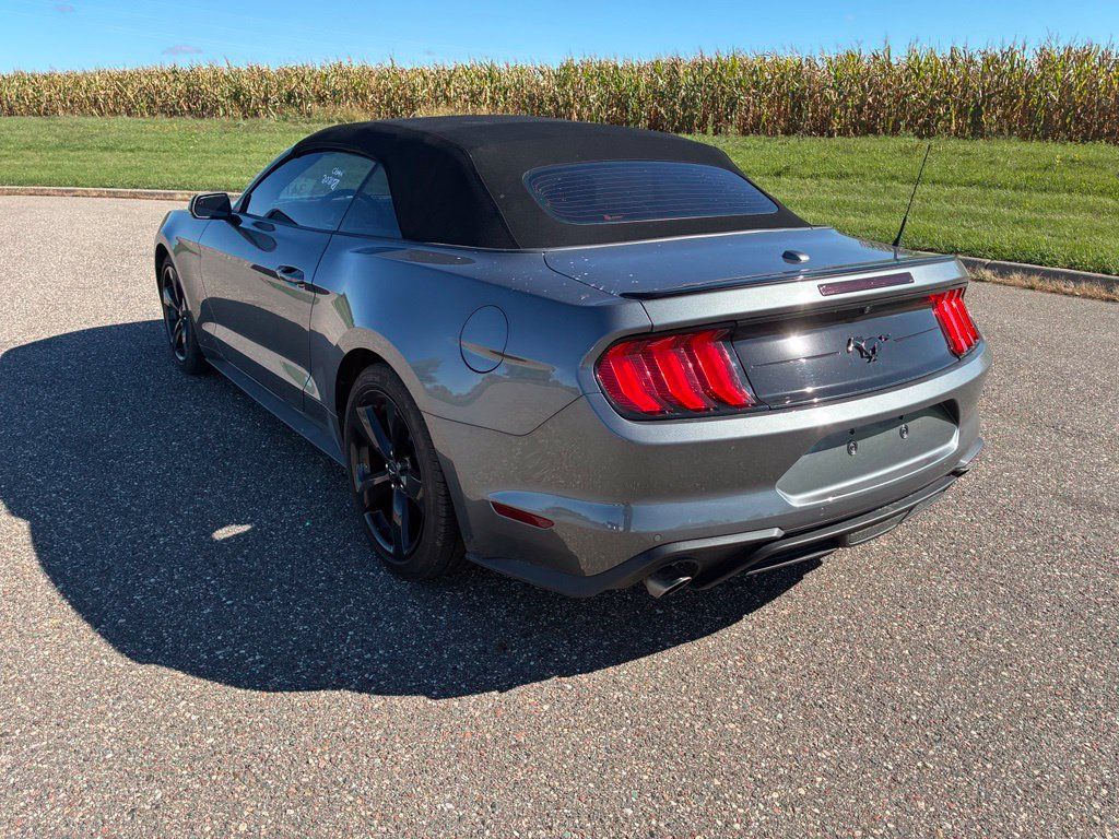 Used 2022 Ford Mustang Convertible RWD image 6